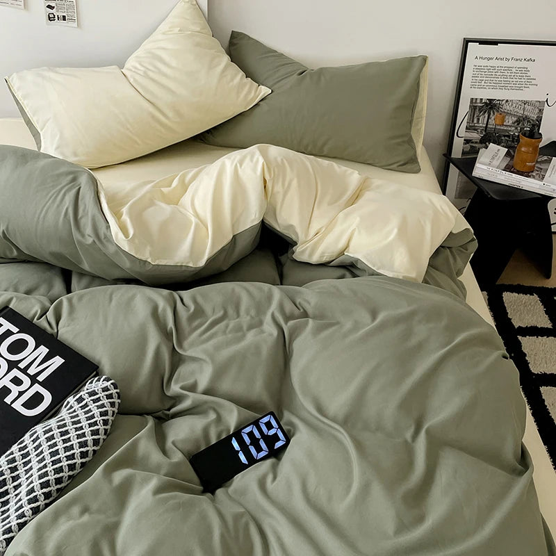 Green & Off White Double-Sided Bedding Set