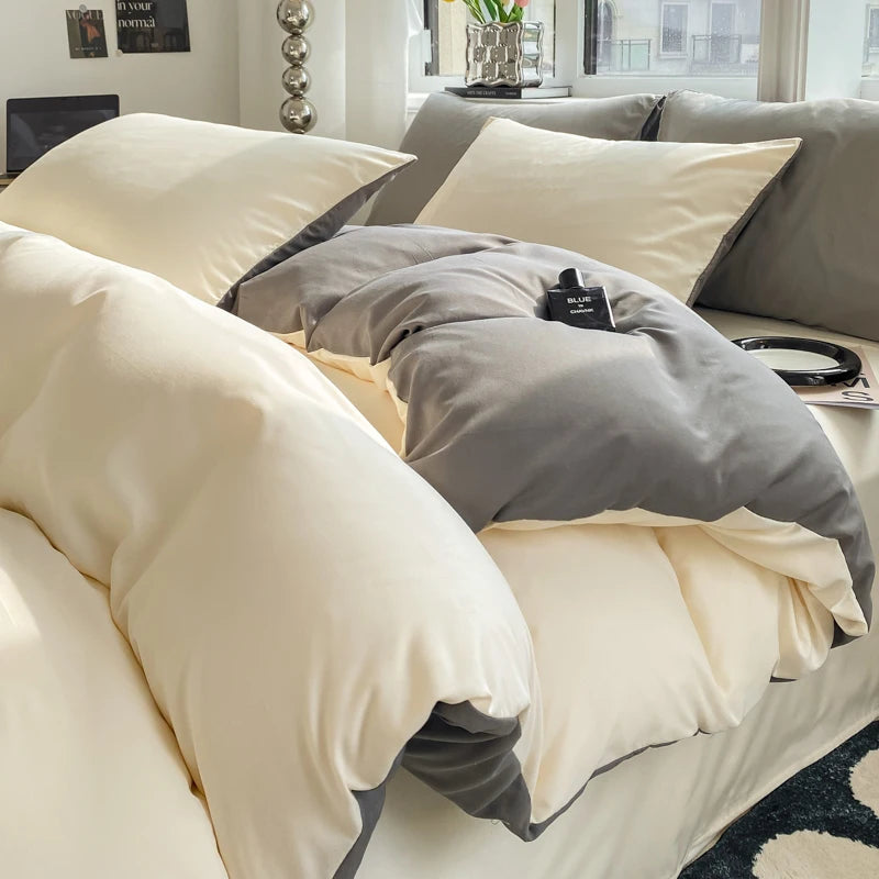 Off White & Grey Double-Sided Bedding Set